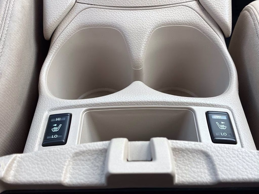 2019 Pearl White Tricoat Nissan Rogue SV AWD SUV