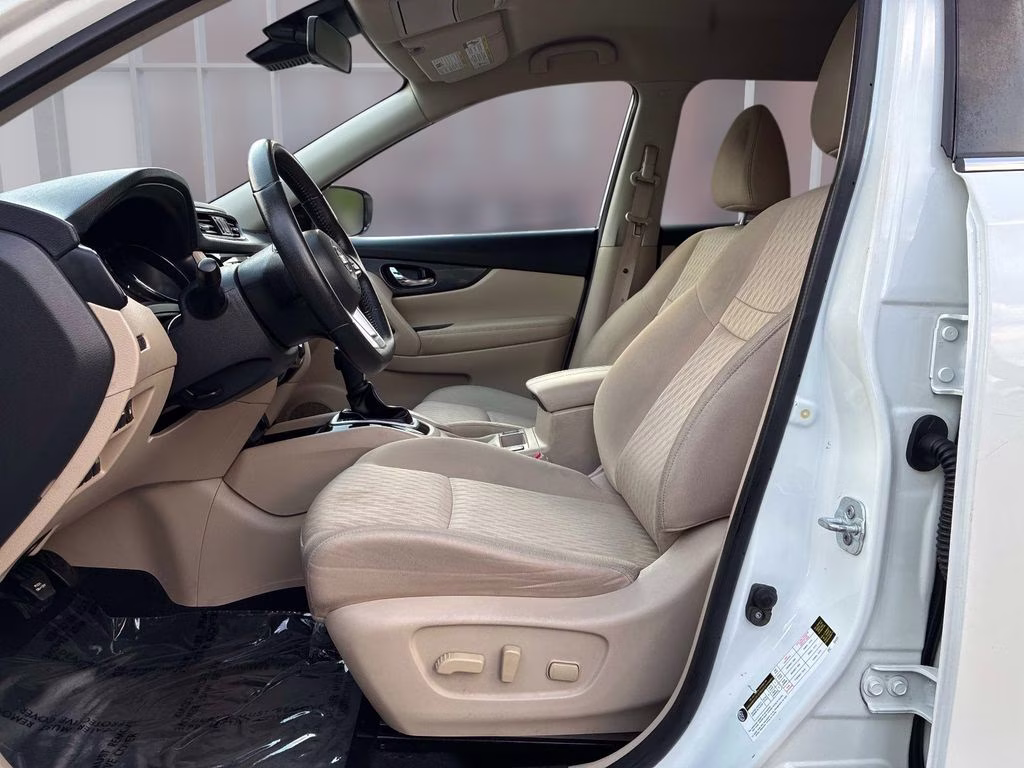 2019 Pearl White Tricoat Nissan Rogue SV AWD SUV