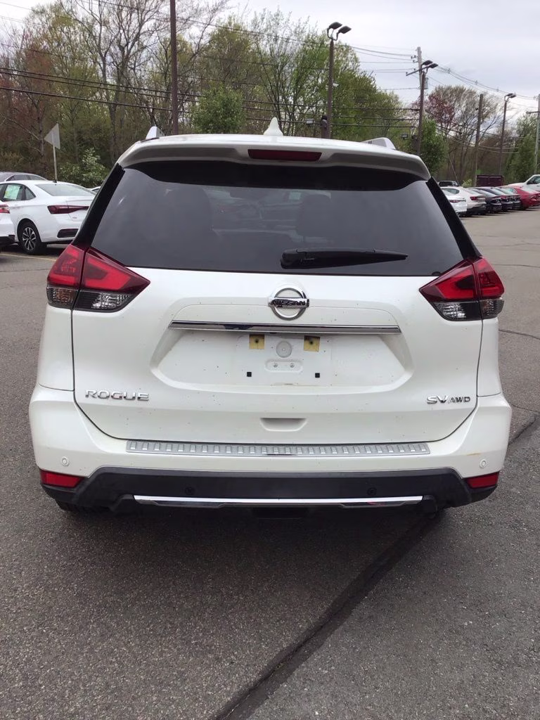 2019 Pearl White Tricoat Nissan Rogue SV AWD SUV