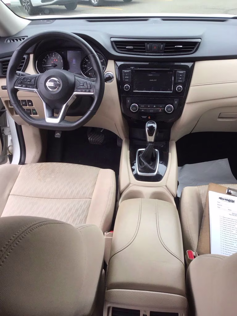 2019 Pearl White Tricoat Nissan Rogue SV AWD SUV