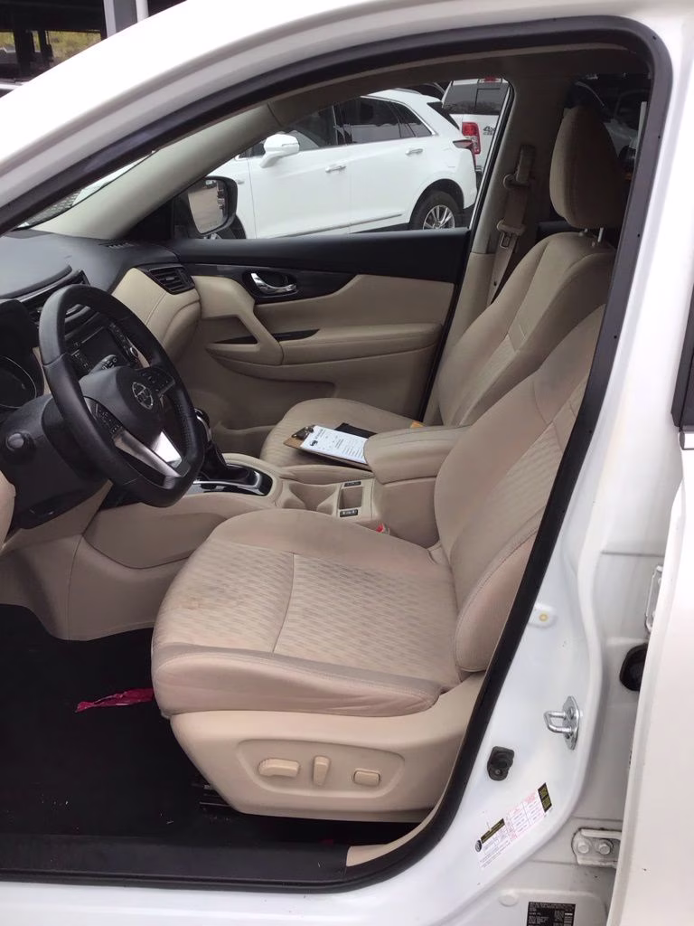 2019 Pearl White Tricoat Nissan Rogue SV AWD SUV