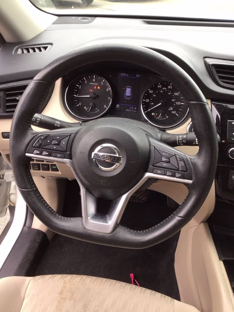 2019 Pearl White Tricoat Nissan Rogue SV AWD SUV