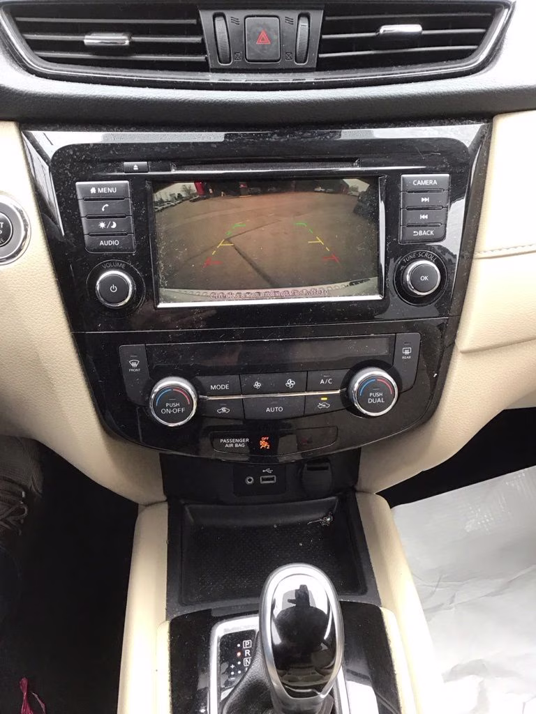 2019 Pearl White Tricoat Nissan Rogue SV AWD SUV