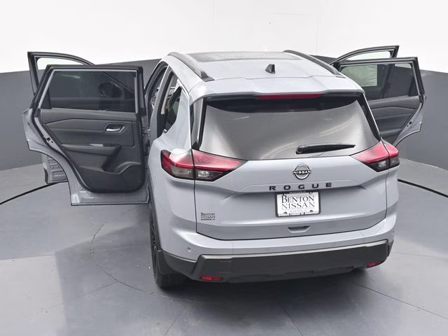 2026 Boulder Gray Pearl Nissan Rogue Dark Armor FWD SUV