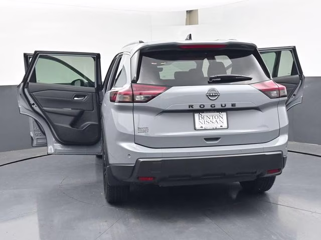 2026 Boulder Gray Pearl Nissan Rogue Dark Armor FWD SUV