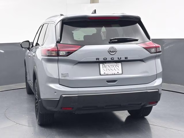 2026 Boulder Gray Pearl Nissan Rogue Dark Armor FWD SUV