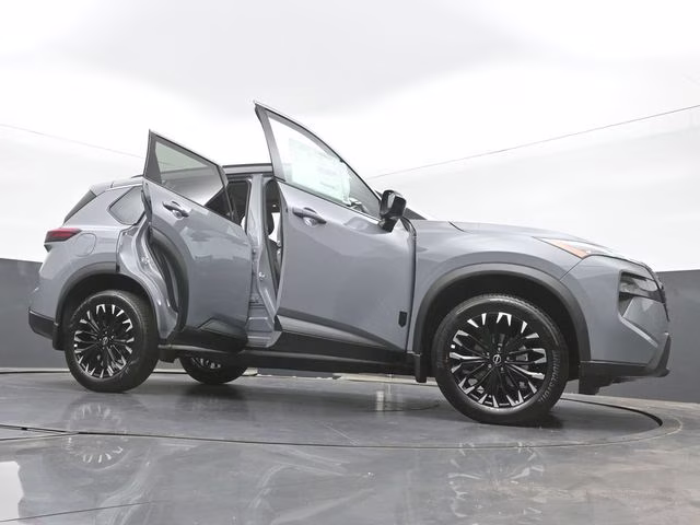 2026 Boulder Gray Pearl Nissan Rogue Dark Armor FWD SUV