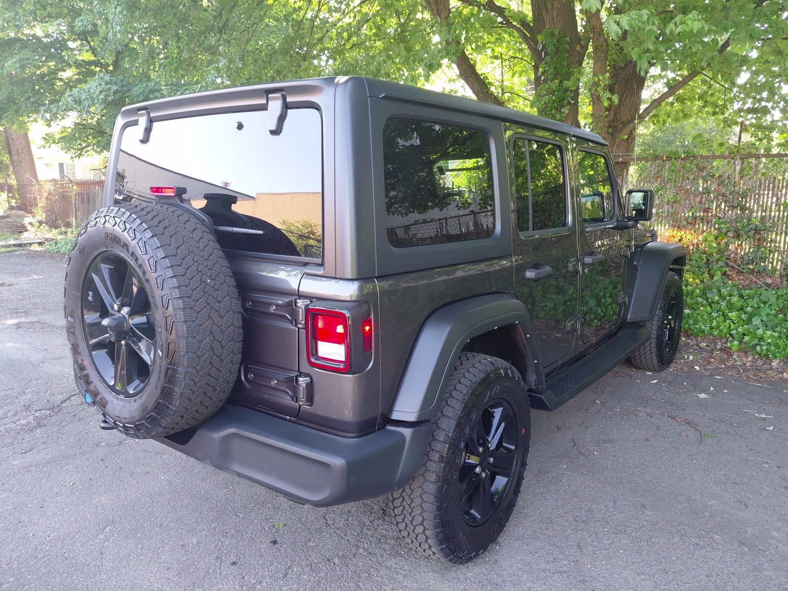 2021 Granite Crystal Metallic Clearcoat Jeep Wrangler Unlimited Sport Altitude 4X4 SUV