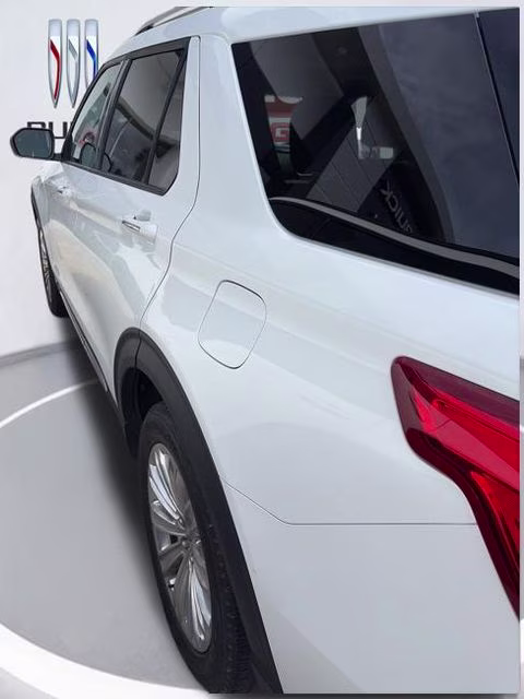 2022 Star White Metallic Tri-Coat Ford Explorer Limited RWD SUV