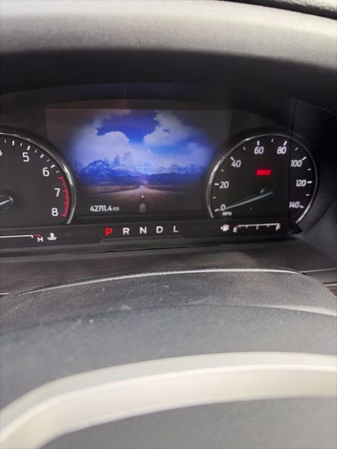 2022 White Metallic Ford Explorer Limited RWD SUV