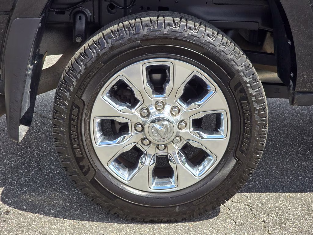 2022 Diamond Black Crystal Pearlcoat Ram 2500 Limited 4X4 Truck