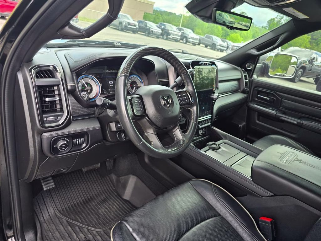 2022 Diamond Black Crystal Pearlcoat Ram 2500 Limited 4X4 Truck