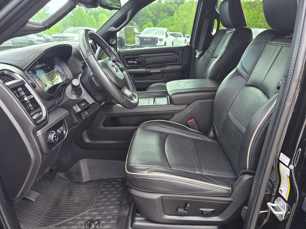 2022 Diamond Black Crystal Pearlcoat Ram 2500 Limited 4X4 Truck