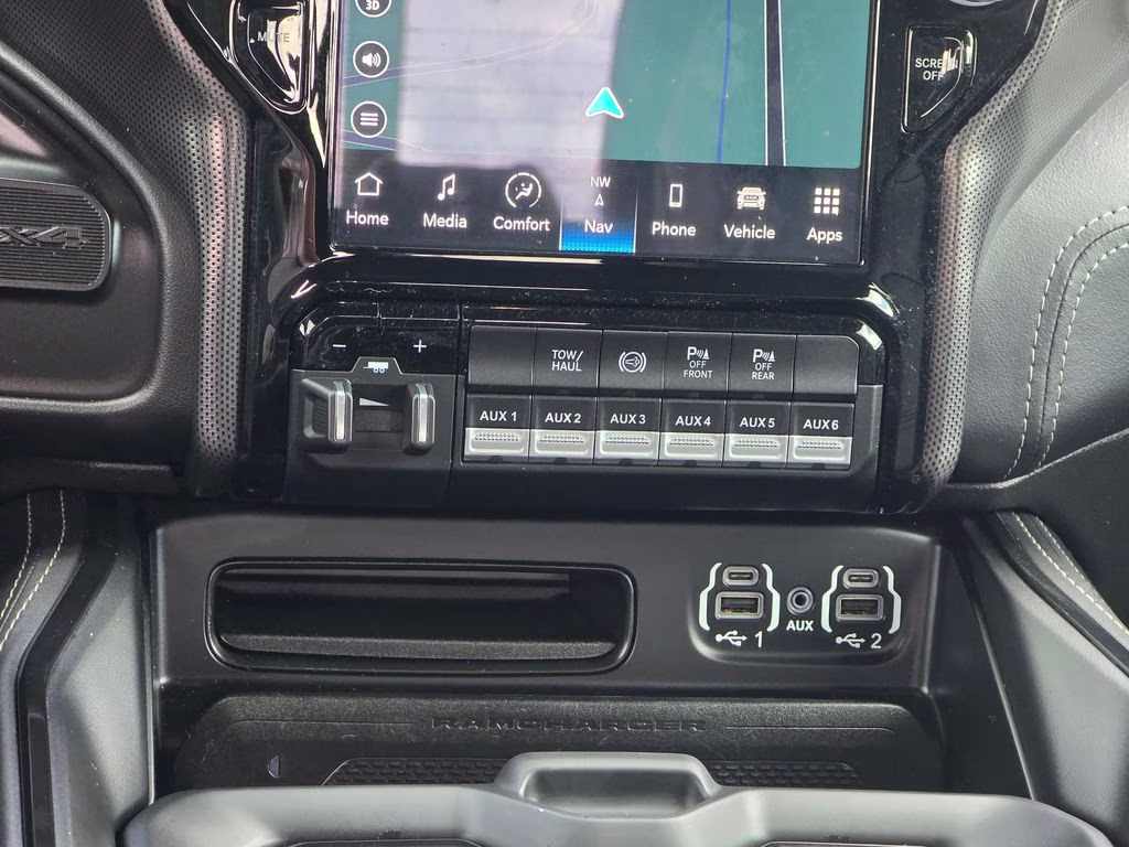 2022 Diamond Black Crystal Pearlcoat Ram 2500 Limited 4X4 Truck
