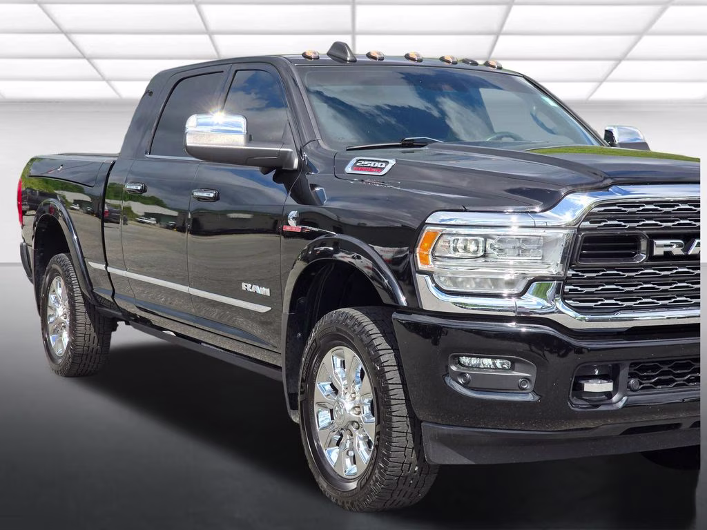 2022 Diamond Black Crystal Pearlcoat Ram 2500 Limited 4X4 Truck