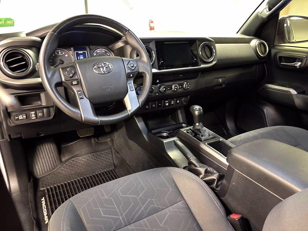 2019 Super White Toyota Tacoma TRD Off-Road 4X4 Truck