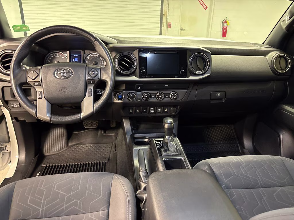 2019 Super White Toyota Tacoma TRD Off-Road 4X4 Truck