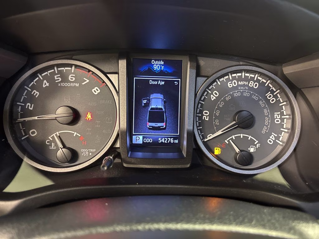 2019 Super White Toyota Tacoma TRD Off-Road 4X4 Truck