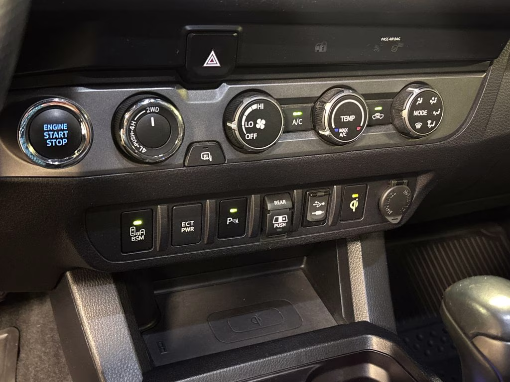2019 Super White Toyota Tacoma TRD Off-Road 4X4 Truck