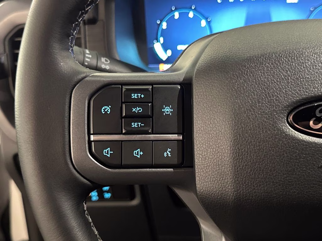 2025 Oxford White Ford F-150 XLT 4X4 Truck