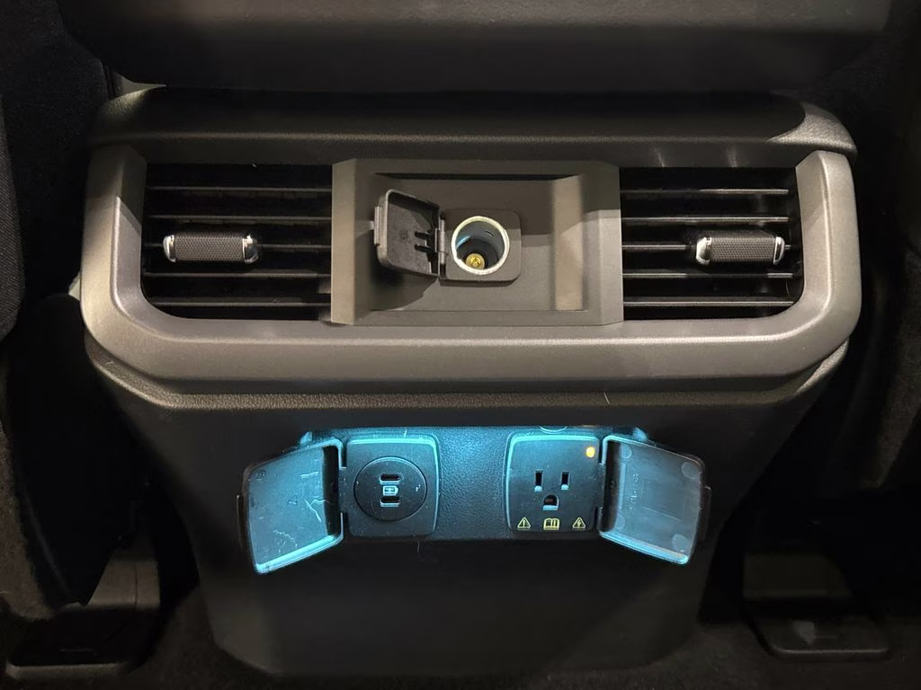 2025 Oxford White Ford F-150 XLT 4X4 Truck