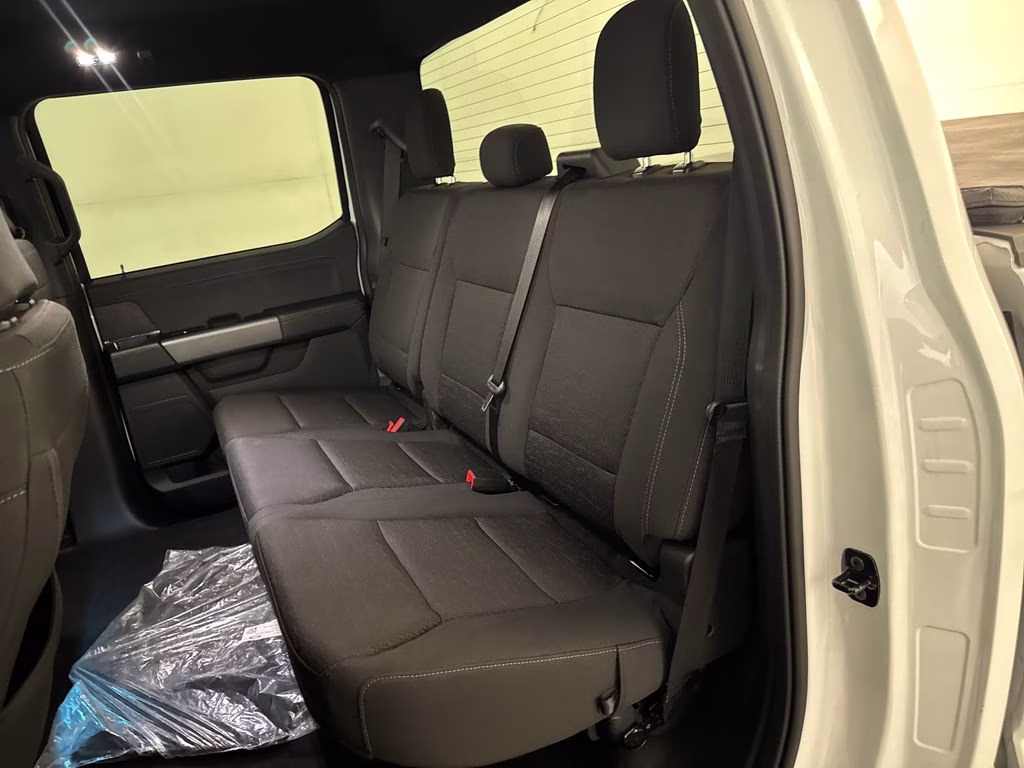2025 Oxford White Ford F-150 XLT 4X4 Truck