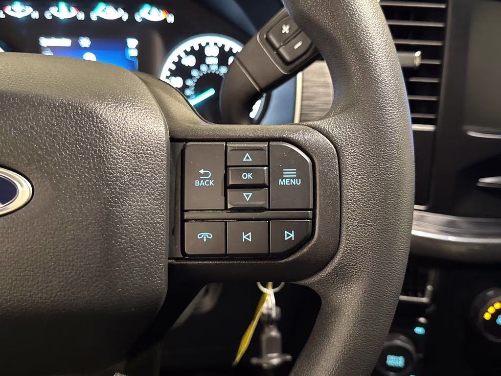 2023 Oxford White Ford F-150 XL 4X4 Truck