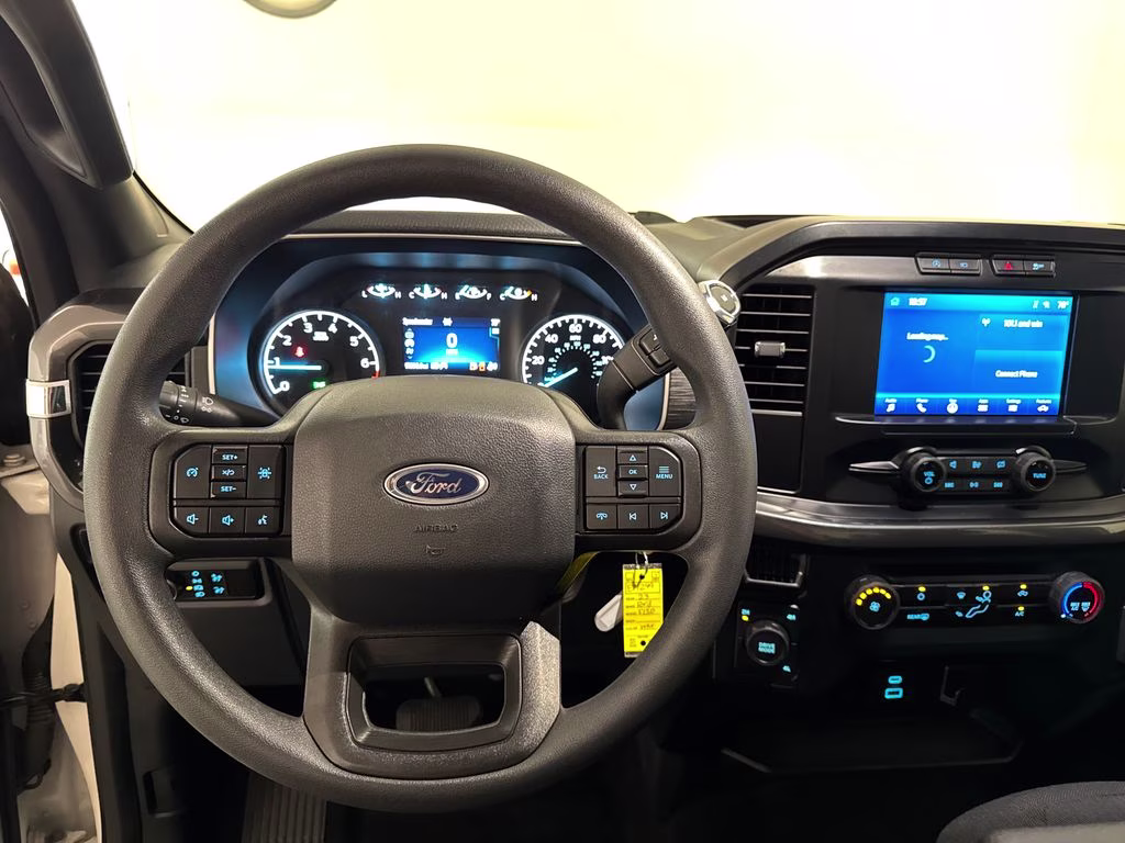 2023 Oxford White Ford F-150 XL 4X4 Truck