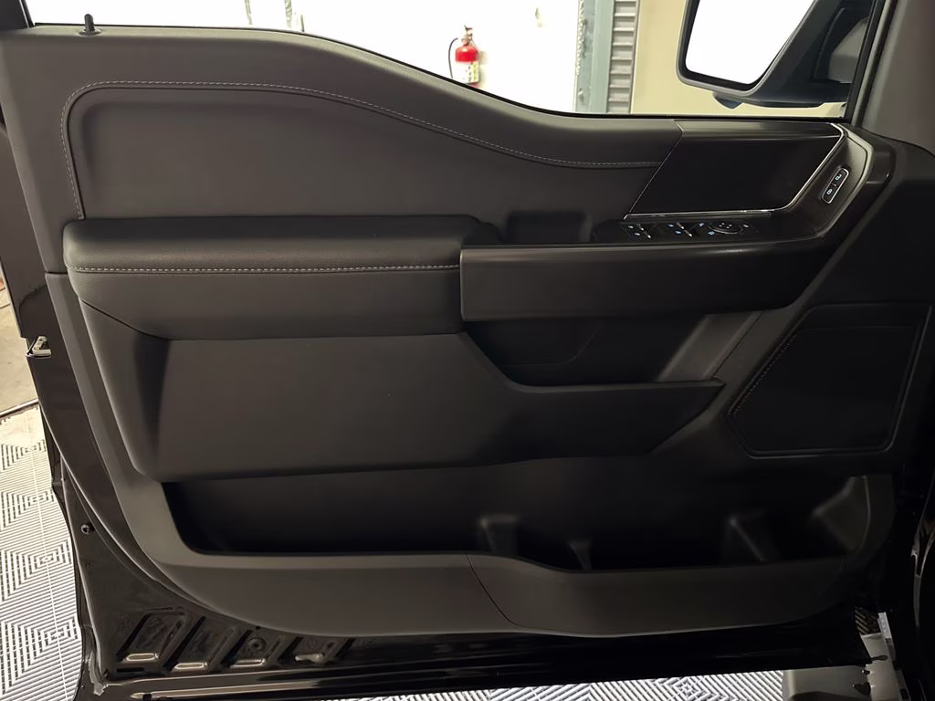 2024 Agate Black Metallic Ford F-150 XLT 4X4 Truck