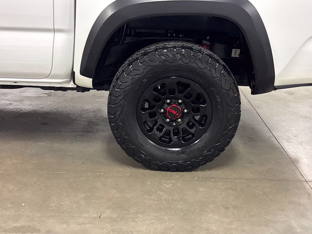 2019 Super White Toyota Tacoma TRD Off-Road 4X4 Truck