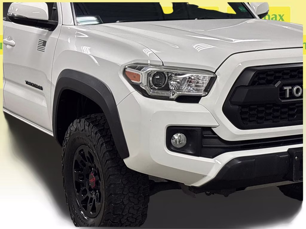 2019 Super White Toyota Tacoma TRD Off-Road 4X4 Truck