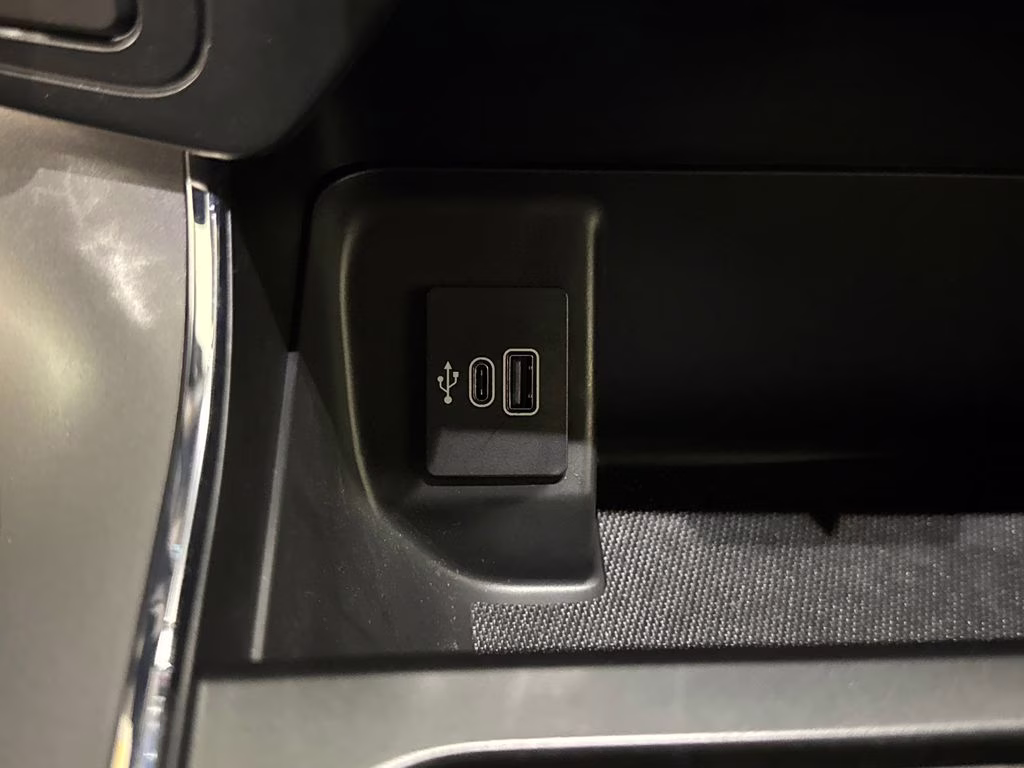 2025 Oxford White Ford F-150 XLT 4X4 Truck