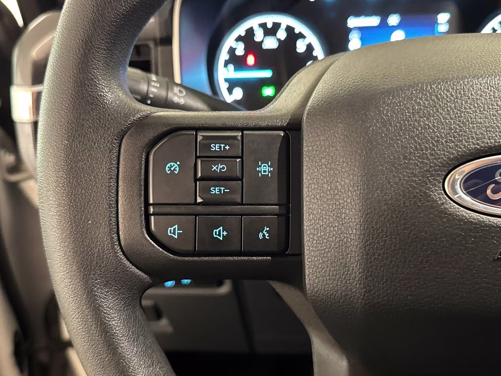 2023 Oxford White Ford F-150 XL 4X4 Truck