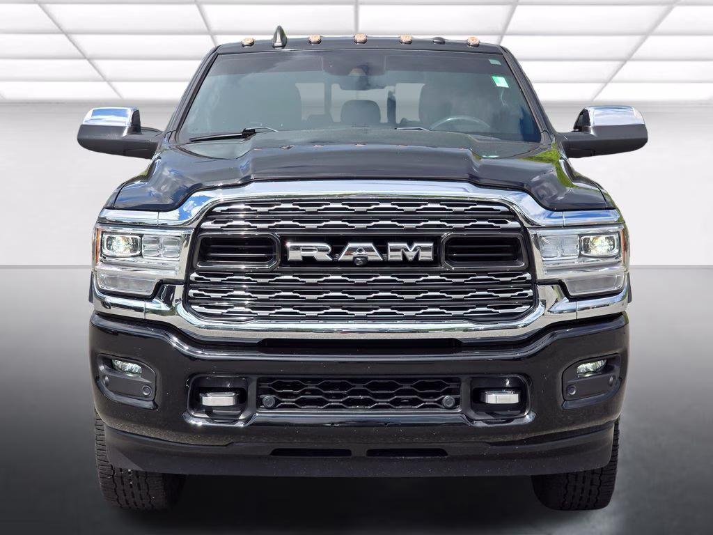 2022 Diamond Black Crystal Pearlcoat Ram 2500 Limited 4X4 Truck