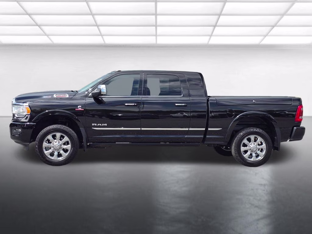 2022 Diamond Black Crystal Pearlcoat Ram 2500 Limited 4X4 Truck