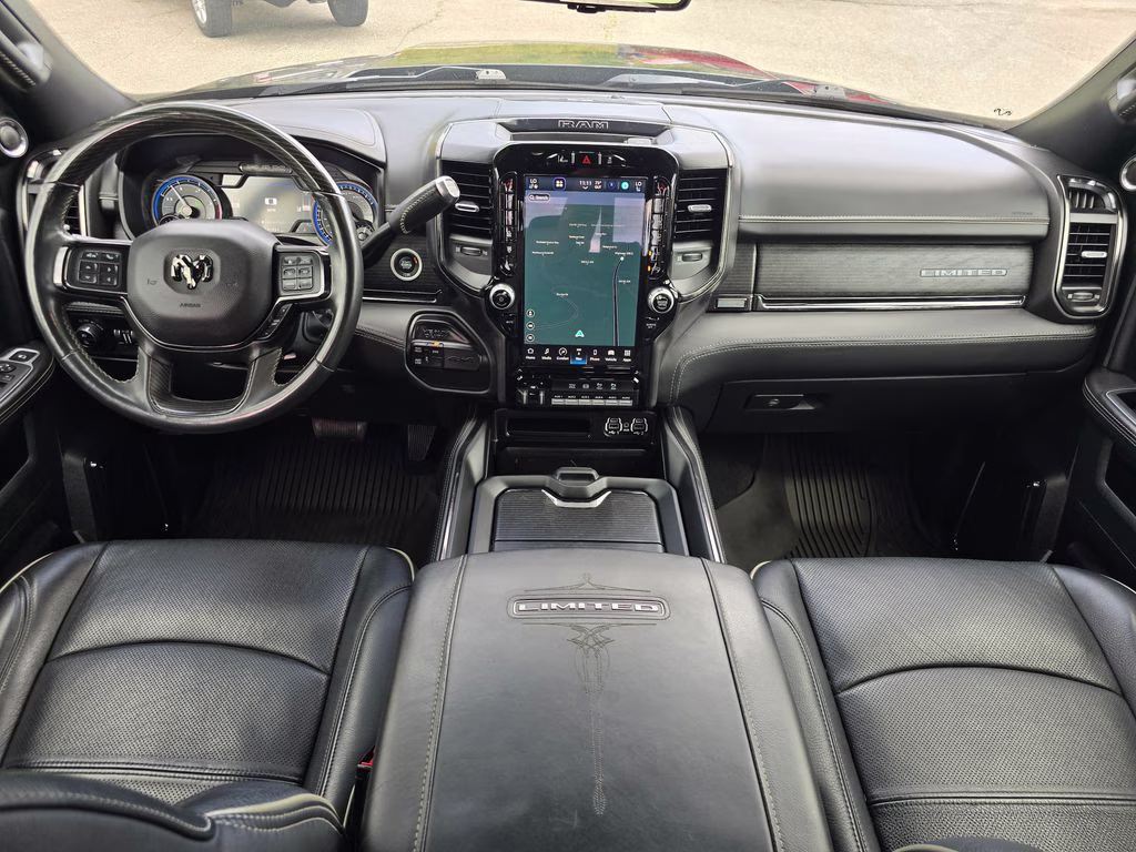 2022 Diamond Black Crystal Pearlcoat Ram 2500 Limited 4X4 Truck