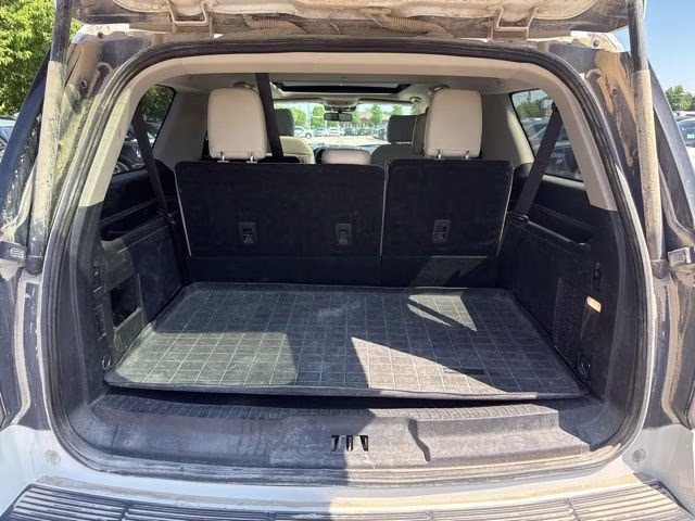 2020 White Metallic Ford Expedition Max Platinum 4X4 SUV