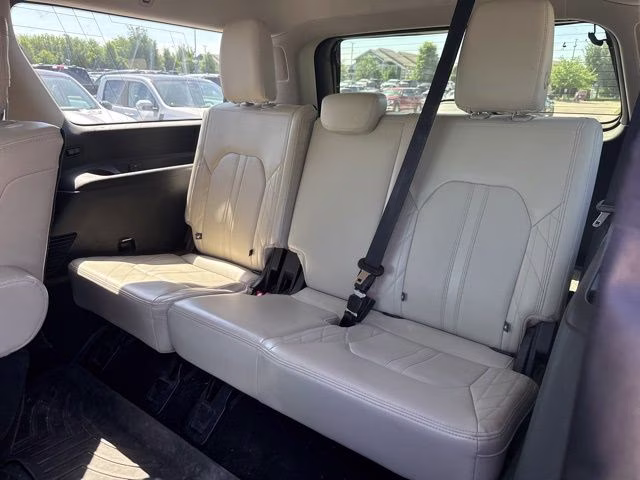 2020 White Metallic Ford Expedition Max Platinum 4X4 SUV