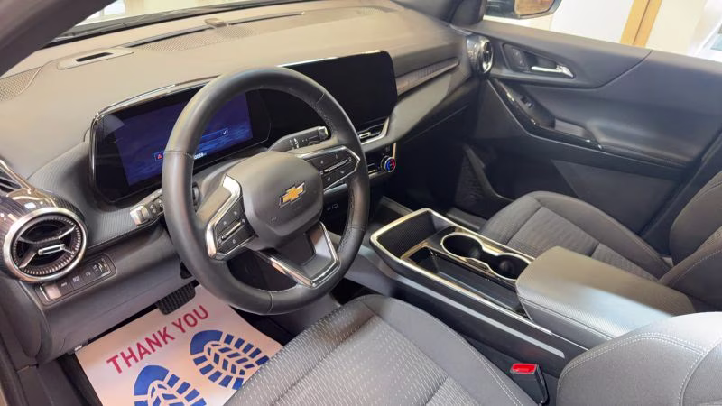 2025 Silver Chevrolet Equinox LT Sport Utility 4D AWD