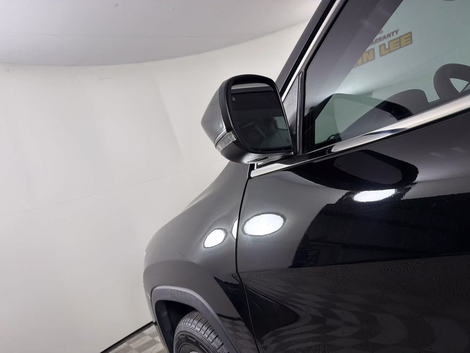 2019 Diamond Black Crystal Pearlcoat Jeep Cherokee Latitude Plus 4X4 SUV