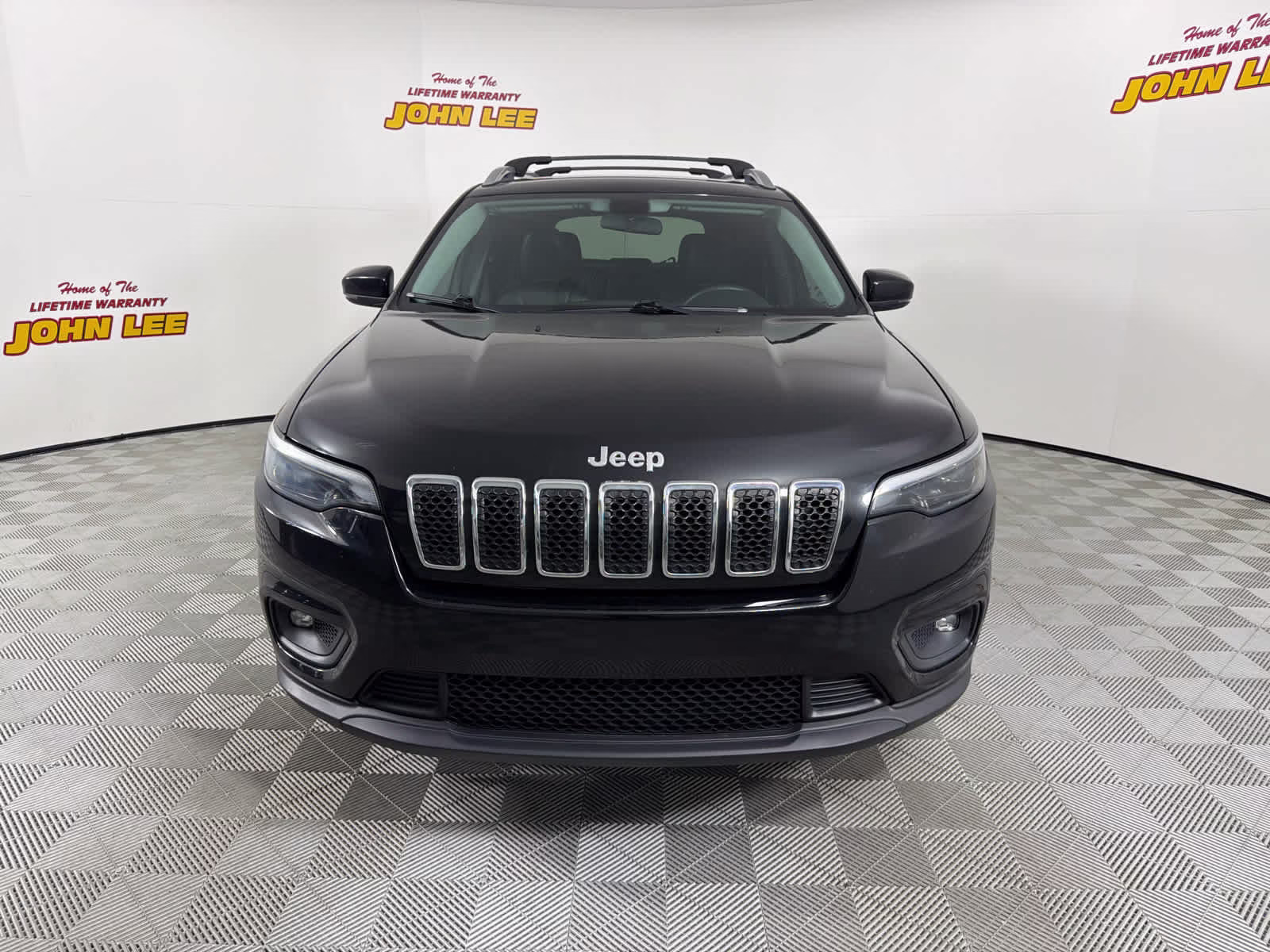2019 Diamond Black Crystal Pearlcoat Jeep Cherokee Latitude Plus 4X4 SUV