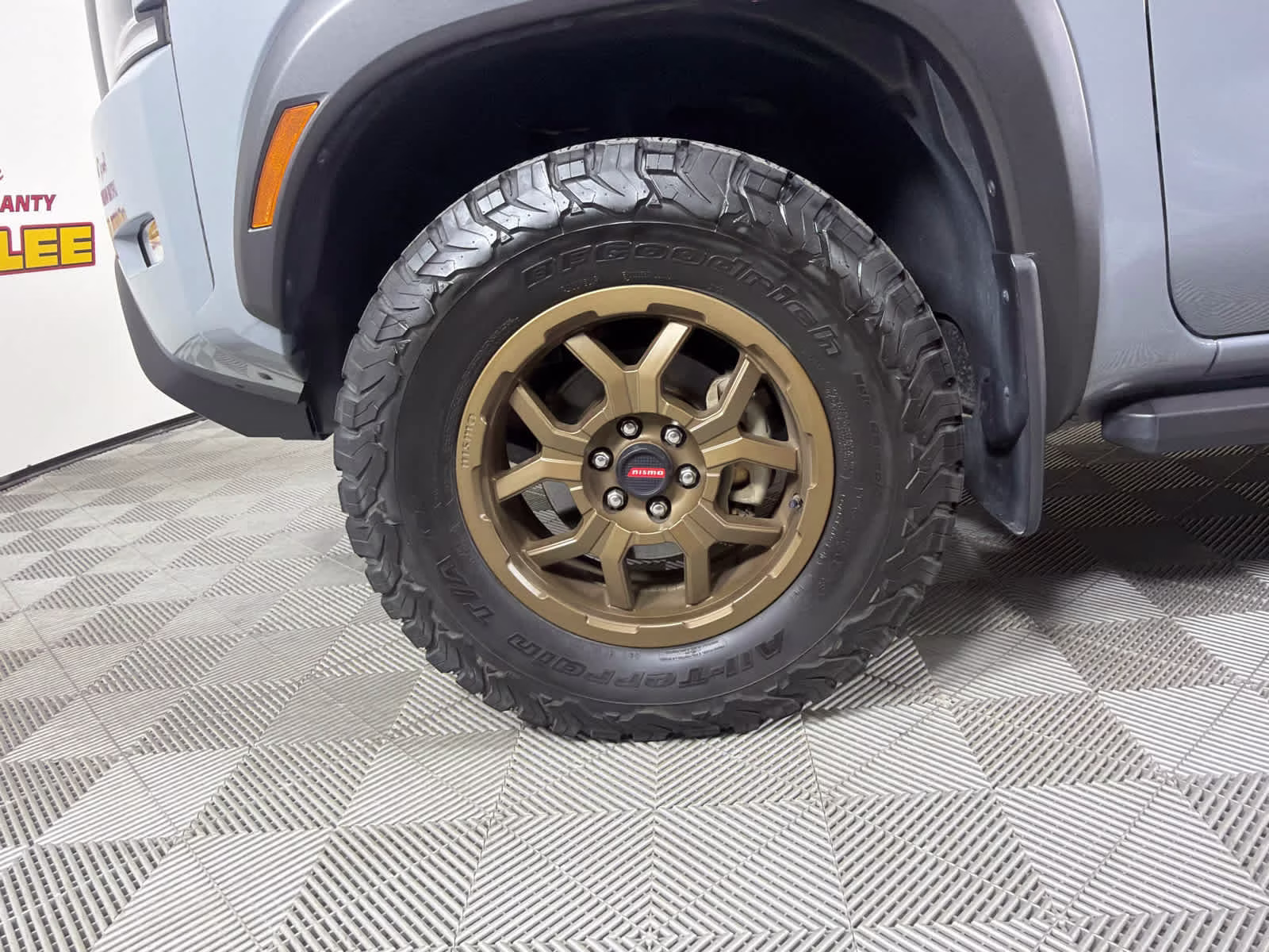 2023 Boulder Gray Pearl Nissan Frontier PRO-4X 4X4 Truck