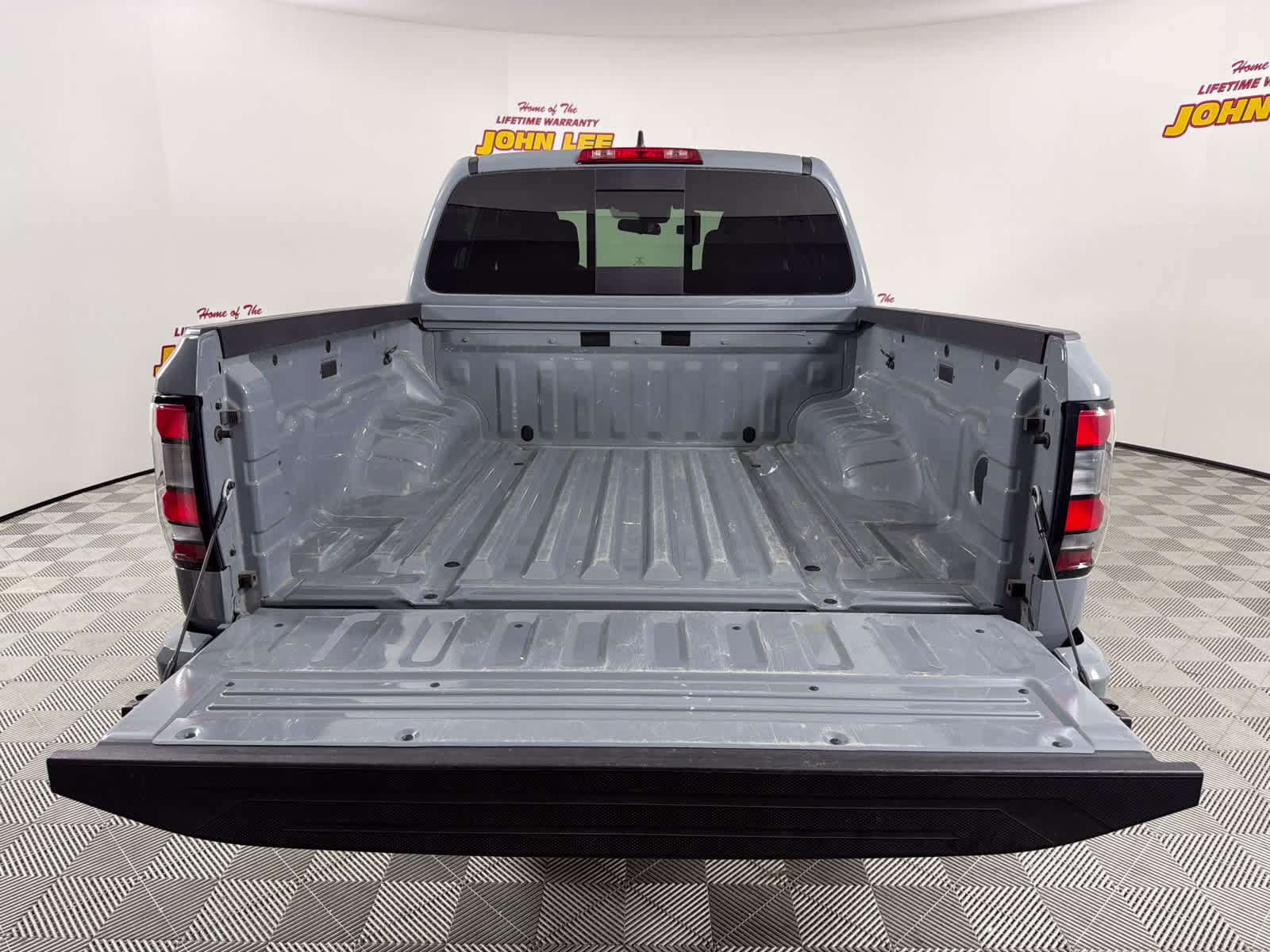 2023 Boulder Gray Pearl Nissan Frontier PRO-4X 4X4 Truck