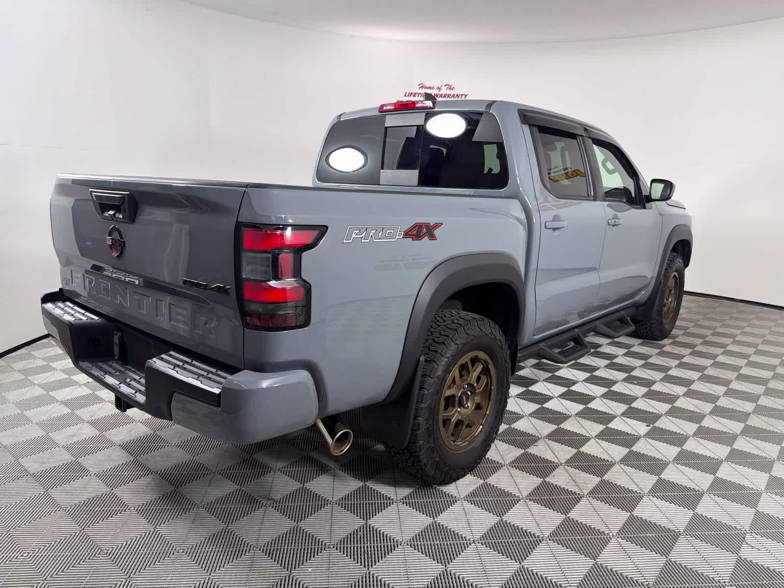 2023 Boulder Gray Pearl Nissan Frontier PRO-4X 4X4 Truck