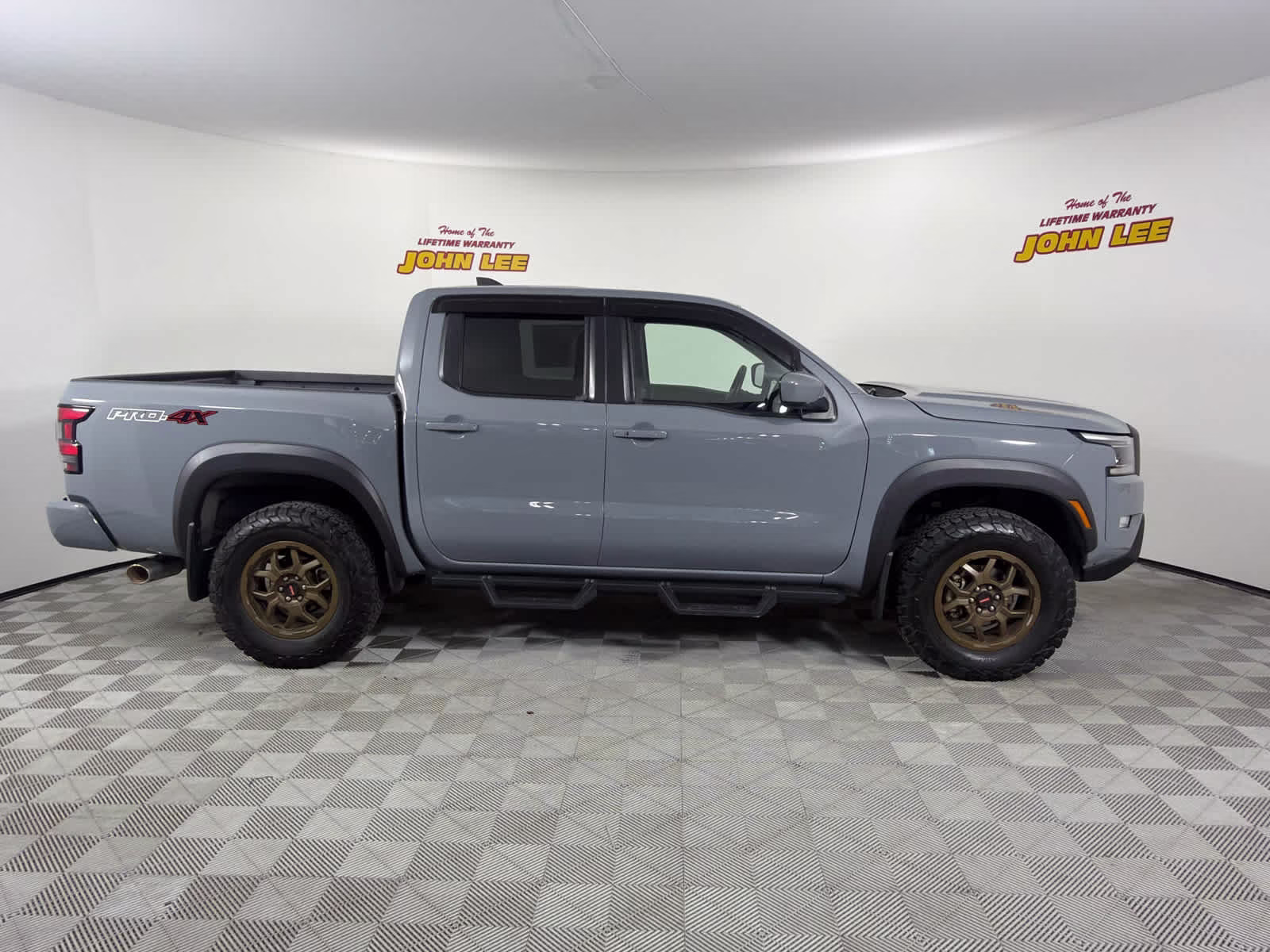 2023 Boulder Gray Pearl Nissan Frontier PRO-4X 4X4 Truck