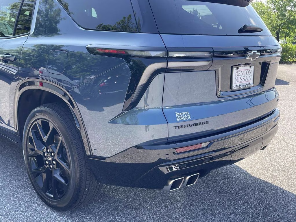 2024 Lakeshore Blue Metallic Chevrolet Traverse RS FWD SUV