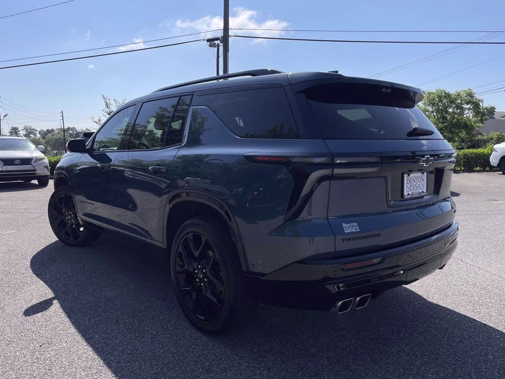 2024 Lakeshore Blue Metallic Chevrolet Traverse RS FWD SUV