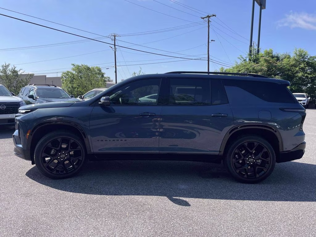 2024 Lakeshore Blue Metallic Chevrolet Traverse RS FWD SUV