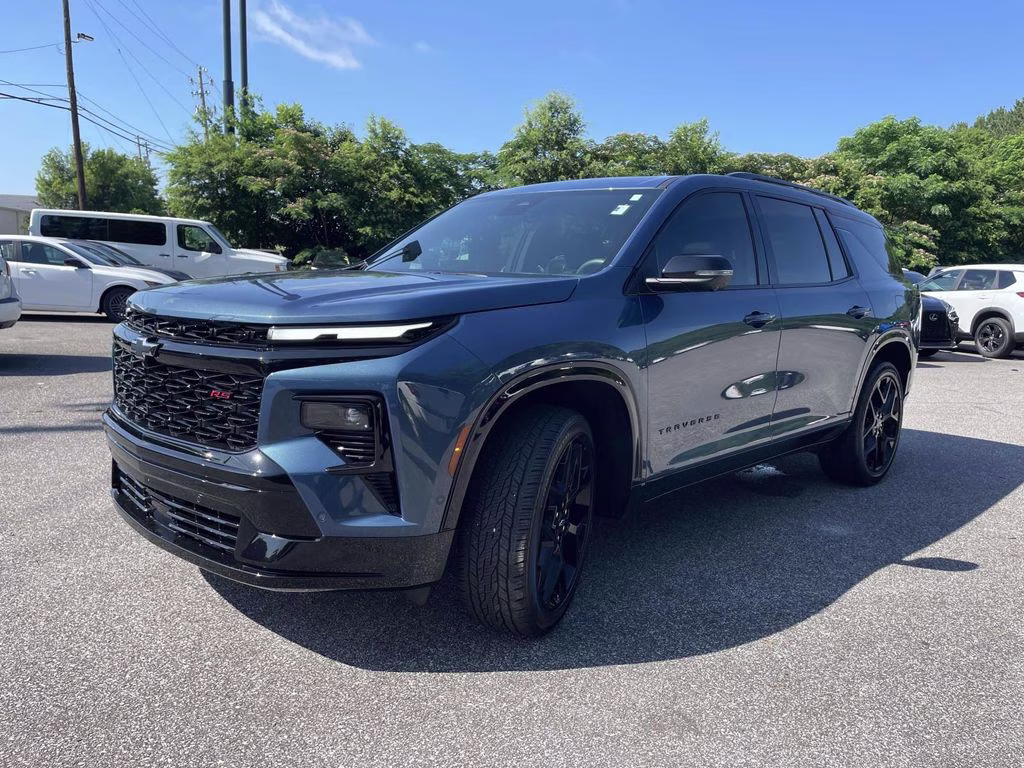 2024 Lakeshore Blue Metallic Chevrolet Traverse RS FWD SUV