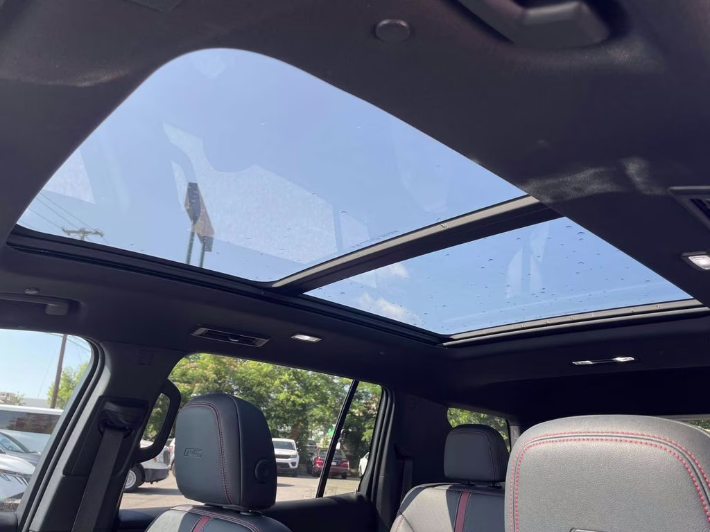 2024 Lakeshore Blue Metallic Chevrolet Traverse RS FWD SUV